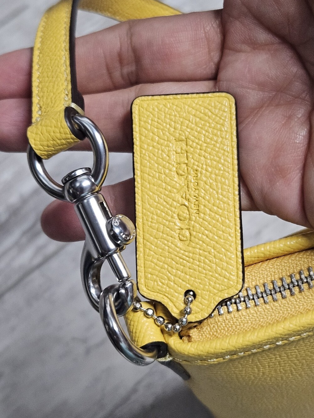 Coach Kitt Messenger Crossgrain Leather Crossbody Bag Yellow New CC526 - Picture 10 of 12
